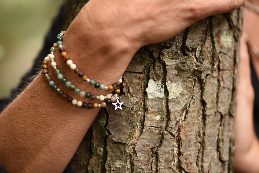 bracelet collier, chaine de cheville, perles naturelles oeil de tigre, bois fossilisé et agate indiennes