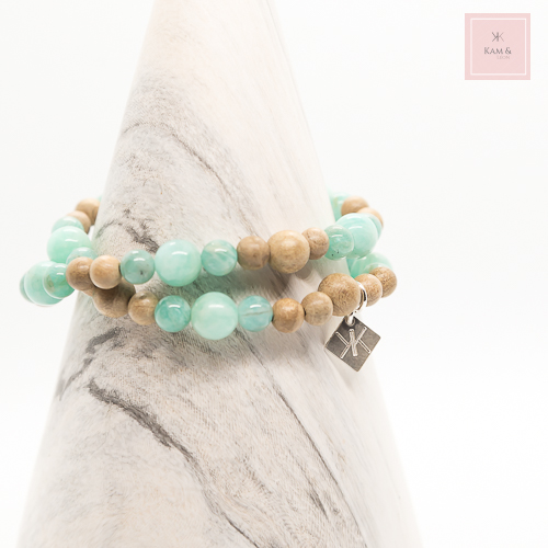 bracelet double tour en pierres fine et bois de santal, marque Kam & Léon , création artisanale francaise