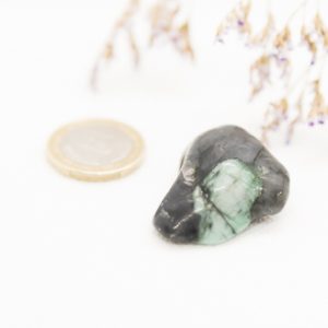 emeraude verte, pierre polie, mineraux de qualités