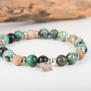 bracelet Namaka marque Kam & Léon, en pierre naturelle de turquoise africaine et de jaspe kambaba et de bois de santal