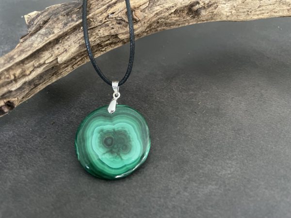 pendentif en pierre de malachite naturelle et cordon avec fermoire en argent